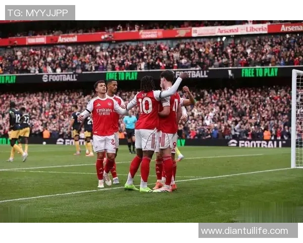 足球明星激烈斗殴视频曝光引发热议球迷纷纷评论争议不断