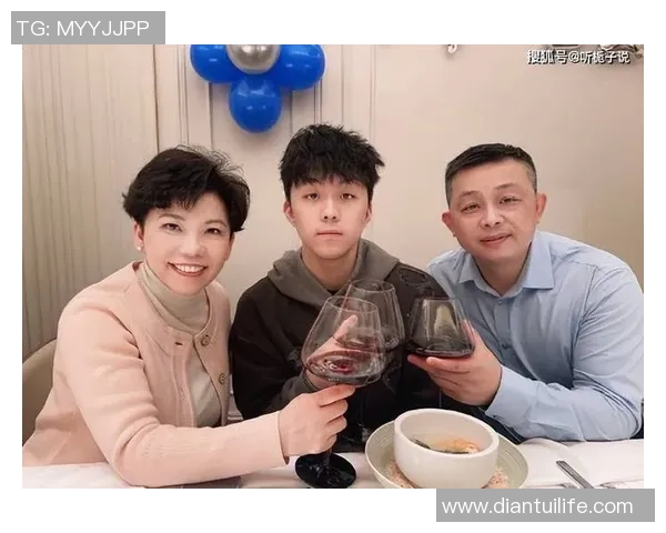 足球明星邓亚萍的温馨家居生活揭秘与家庭幸福时光分享 足球明星邓亚萍的温馨家居生活揭秘与家庭幸福时光分享