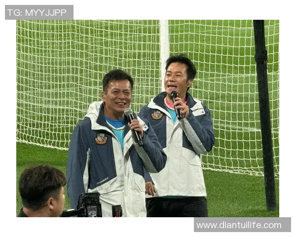 镜前自拍展现足球明星风采与个性魅力的完美瞬间 镜前自拍展现足球明星风采与个性魅力的完美瞬间